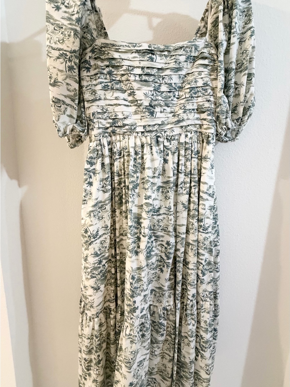 Abercrombie & Fitch Emerson
Poplin Puff Sleeve Midi Dress Green - Picture 2 of 5